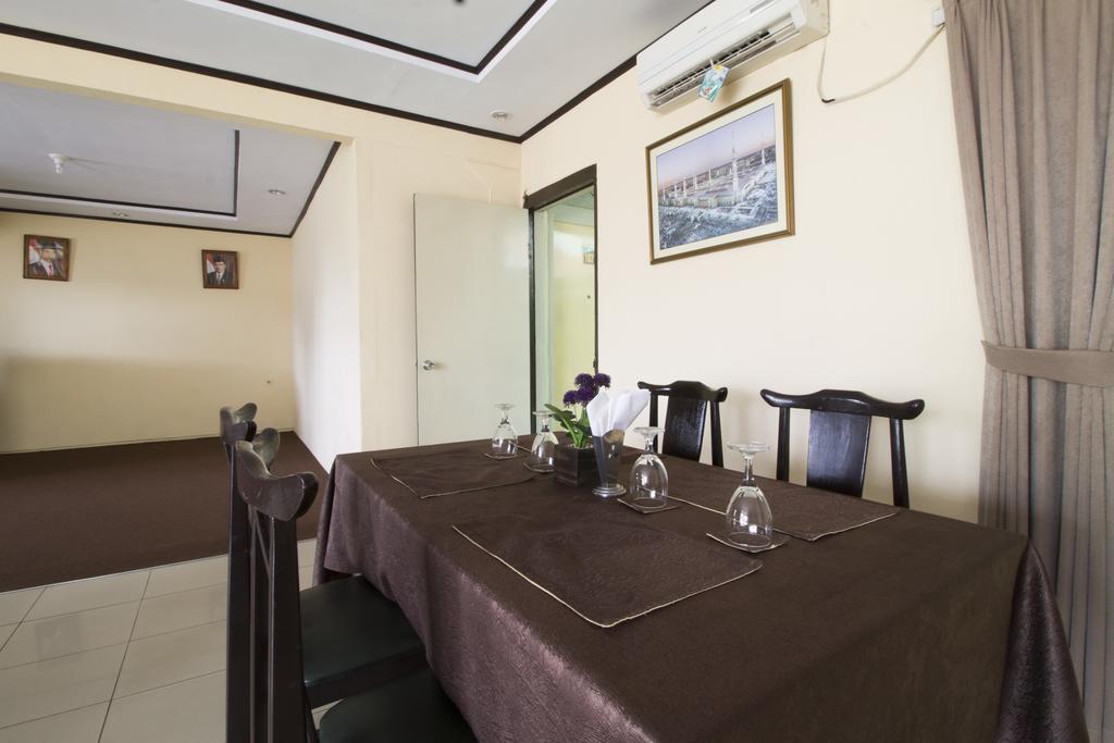 Reddoorz @ Klender Hotel Jacarta Exterior foto